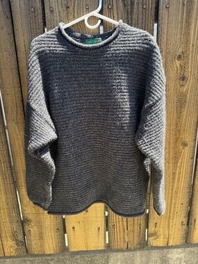 Pullover sweater